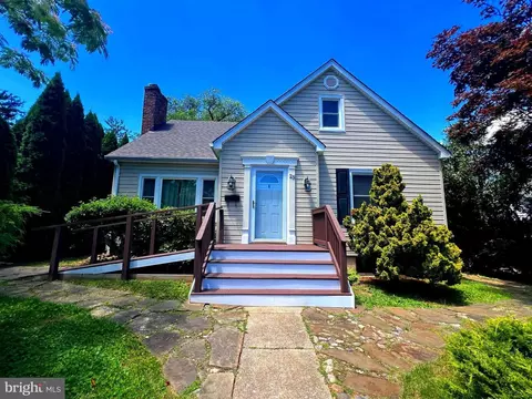 25 Kemper Ave, Westminster, MD 21157