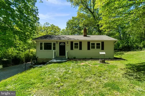 1207 Piney Breeze Ln, Westminster, MD 21157