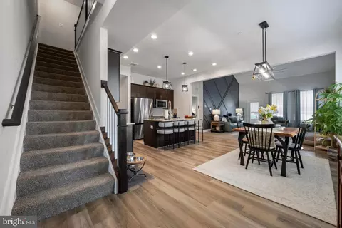 2843 Town View Cir, New Windsor, MD 21776