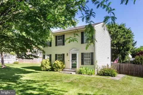 909 Black Spruce Ln, Sykesville, MD 21784