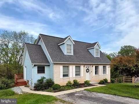 423 London Ct, Westminster, MD 21157