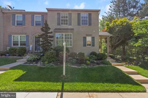 1461 4 Point Ct #6, Eldersburg, MD 21784