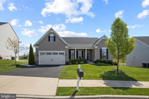 893 Amherst Ln, Westminster, MD 21158