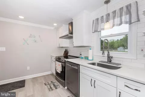 Kitchen - 3801 Carrollton Rd, Upperco, MD 21155 photo 4 of 5