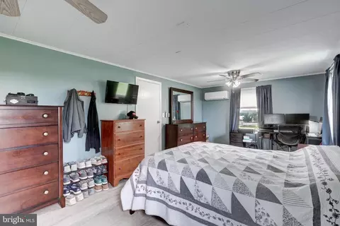 Bedroom - 3801 Carrollton Rd, Upperco, MD 21155 photo 2 of 4