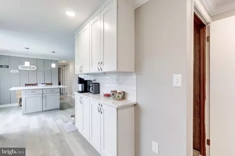 Entry Way - 3801 Carrollton Rd, Upperco, MD 21155 photo 3 of 5