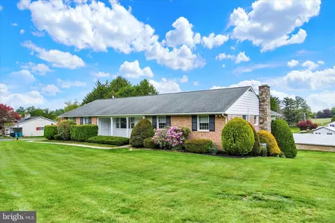 1645 Saint Paul St, Hampstead, MD 21074
