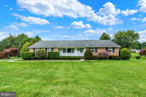 1645 Saint Paul St, Hampstead, MD 21074