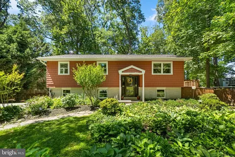 5804 Miriam Dr, Sykesville, MD 21784