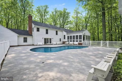 1645 Timber Summit Dr, Westminster, MD 21157