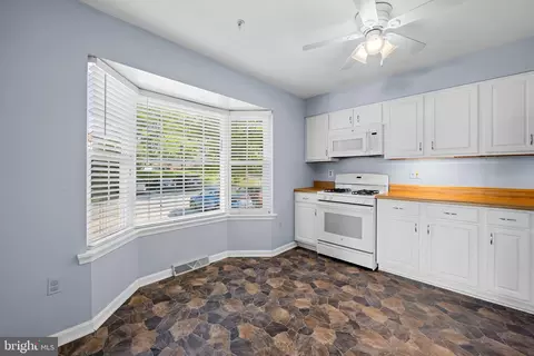 Kitchen - 4630 Marksman Ct, Hampstead, MD 21074 photo 2 of 2