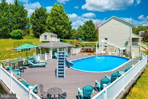 2402 Windisch Dr, Westminster, MD 21158
