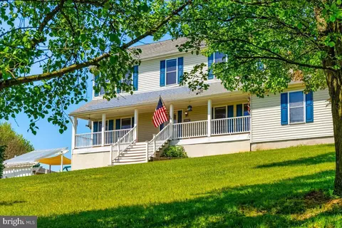 2402 Windisch Dr, Westminster, MD 21158