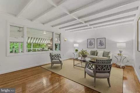 Living - 2425 Albert Rill Rd, Hampstead, MD 21074 photo 2 of 3