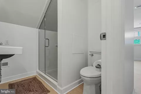 Bath - 2425 Albert Rill Rd, Hampstead, MD 21074 photo 3 of 3