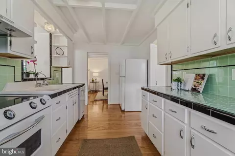 Kitchen - 2425 Albert Rill Rd, Hampstead, MD 21074 photo 1 of 3