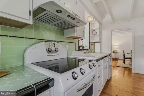 Kitchen - 2425 Albert Rill Rd, Hampstead, MD 21074 photo 2 of 3