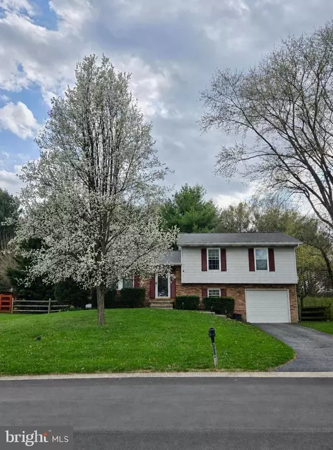 7094 Saddle Dr, Sykesville, MD 21784