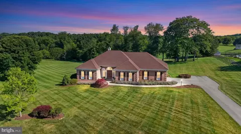 710 Waters Edge Ct, Sykesville, MD 21784
