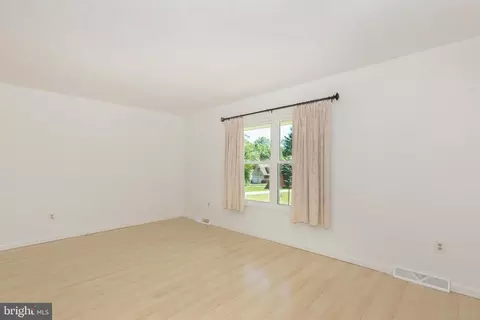 4107 Murphys Run Ct, Hampstead, MD 21074 photo 3