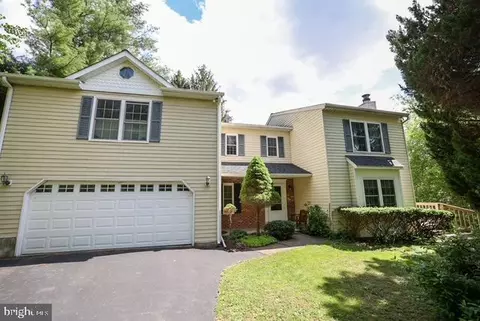 1740 Fairmount Rd, Hampstead, MD 21074