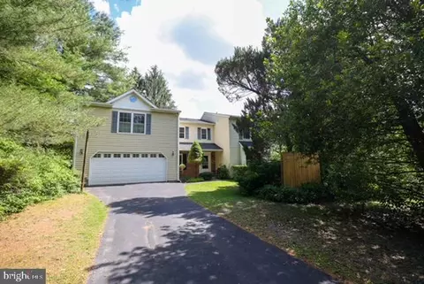 1740 Fairmount Rd, Hampstead, MD 21074