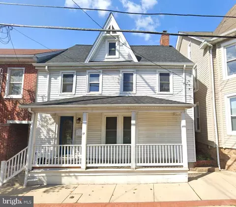 17 York St, Taneytown, MD 21787
