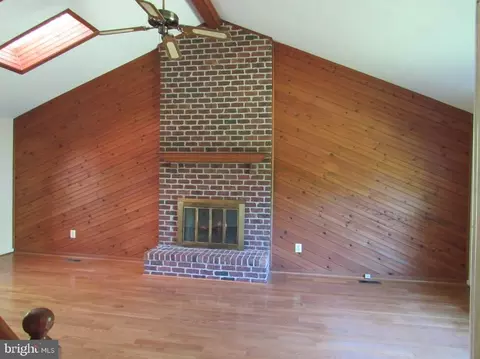 Living - 681 Hook Rd, Westminster, MD 21157 photo 4 of 5