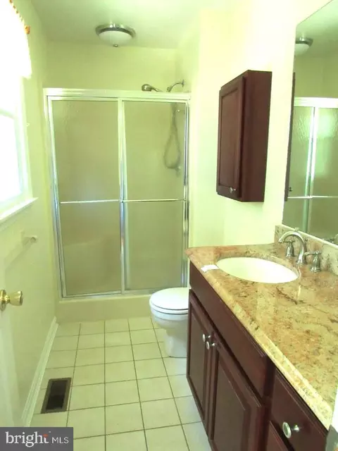 Bath - 681 Hook Rd, Westminster, MD 21157 photo 3 of 5