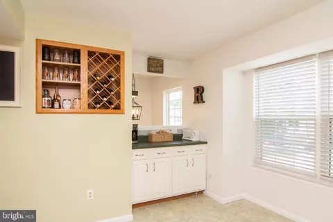 Entry Way - 4609 Marksman Ct, Hampstead, MD 21074 photo 2 of 6