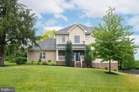 2803 Hilltop Dr, Manchester, MD 21102