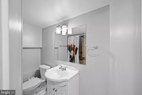 Bath - 75 S Ralph St S, Westminster, MD 21157 photo 2 of 2
