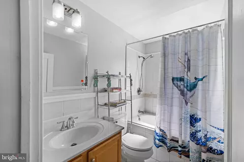 Bath - 75 S Ralph St S, Westminster, MD 21157 photo 1 of 2