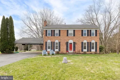 519 Tanglewood Dr, Sykesville, MD 21784