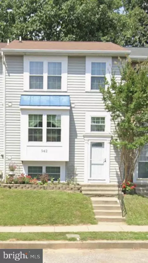 942 Gaming Sq, Hampstead, MD 21074