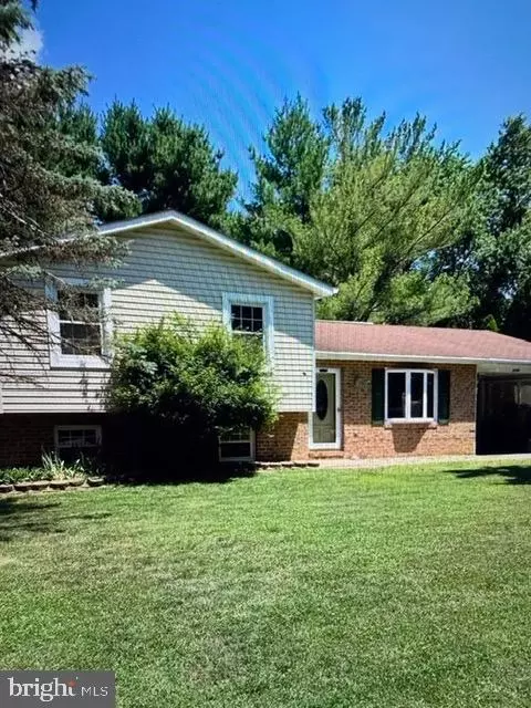 7246 Pommel Dr, Sykesville, MD 21784