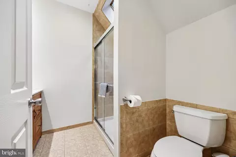 Bath - 2404 Braddock Rd, Mount Airy, MD 21771 photo 4 of 4