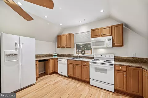 Kitchen - 2404 Braddock Rd, Mount Airy, MD 21771 photo 3 of 3