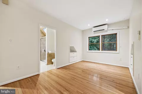 Bedroom - 2404 Braddock Rd, Mount Airy, MD 21771 photo 2 of 2