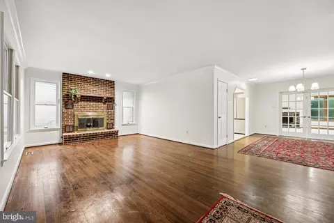 Living - 2404 Braddock Rd, Mount Airy, MD 21771 photo 2 of 8