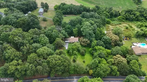 View/Area - 220 Hideaway Dr, Westminster, MD 21157 photo 8 of 10