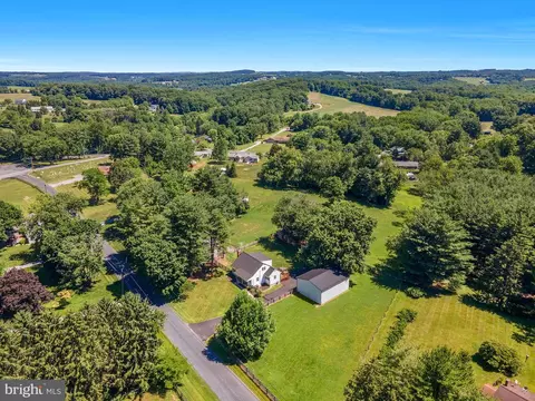 View/Area - 932 Bear Branch Rd, Westminster, MD 21157 photo 3 of 8