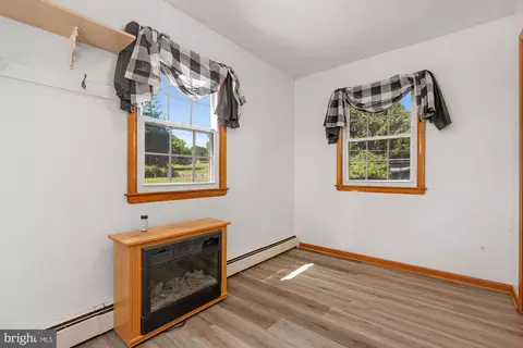 Bedroom - 932 Bear Branch Rd, Westminster, MD 21157 photo 1 of 6