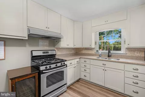 Kitchen - 932 Bear Branch Rd, Westminster, MD 21157 photo 2 of 3
