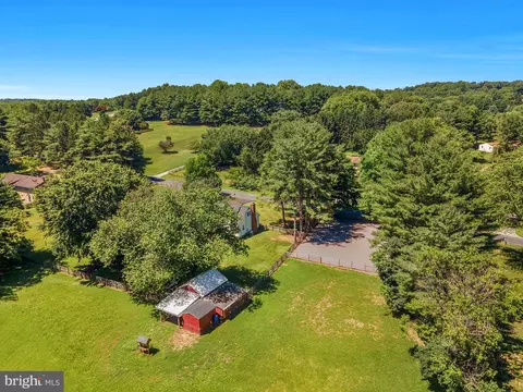View/Area - 932 Bear Branch Rd, Westminster, MD 21157 photo 2 of 8