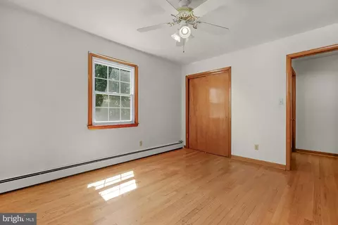 Bedroom - 932 Bear Branch Rd, Westminster, MD 21157 photo 3 of 6