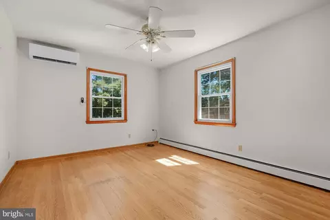 Bedroom - 932 Bear Branch Rd, Westminster, MD 21157 photo 2 of 6