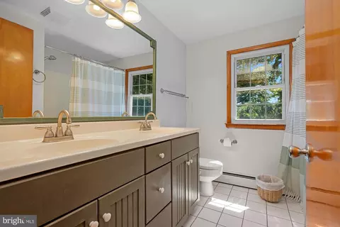 Bath - 932 Bear Branch Rd, Westminster, MD 21157 photo 3 of 4