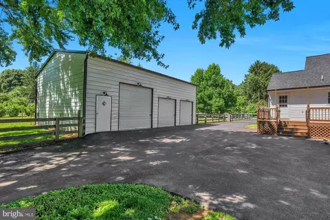 Exterior - 932 Bear Branch Rd, Westminster, MD 21157 photo 10 of 21