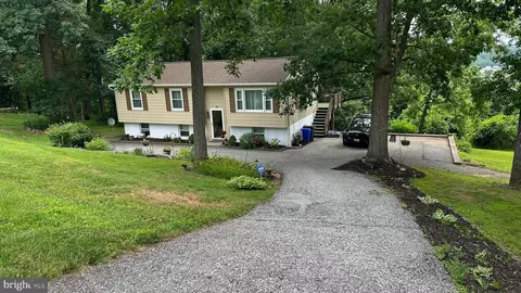 1521 Amalfi Dr, Westminster, MD 21157